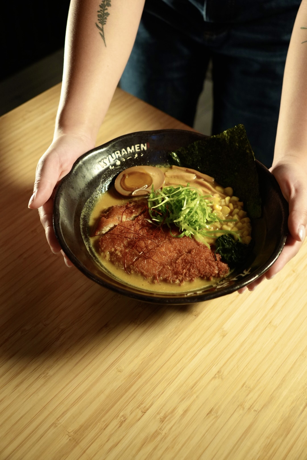 Kyuramen — Restaurant ambiance photography